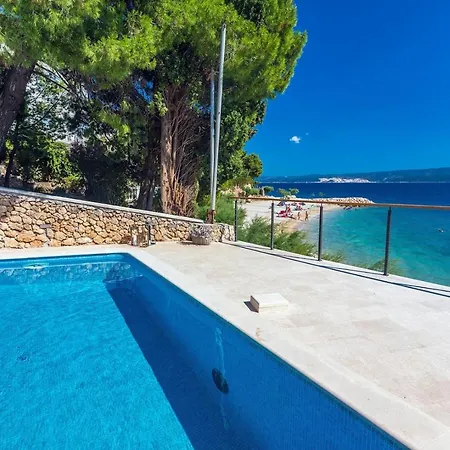 Villa Beachfront Casa Ahoi With 2 Bedrooms, Heated Pool, Amazing Sea Views *
