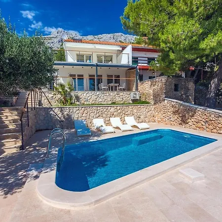Beachfront Casa Ahoi With 2 Bedrooms, Heated Pool, Amazing Sea Views Villa *