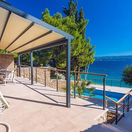 Villa Beachfront Casa Ahoi With 2 Bedrooms, Heated Pool, Amazing Sea Views *