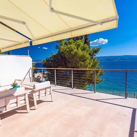Beachfront Casa Ahoi With 2 Bedrooms, Heated Pool, Amazing Sea Views *