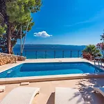 Villa Beachfront Casa Ahoi With 2 Bedrooms, Heated Pool, Amazing Sea Views Omiš