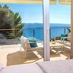 Beachfront Casa Ahoi With 2 Bedrooms, Heated Pool, Amazing Sea Views Villa *
