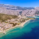 Beachfront Casa Ahoi With 2 Bedrooms, Heated Pool, Amazing Sea Views Omiš