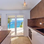 Beachfront Casa Ahoi With 2 Bedrooms, Heated Pool, Amazing Sea Views *