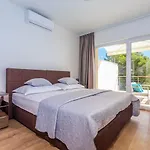 Beachfront Casa Ahoi With 2 Bedrooms, Heated Pool, Amazing Sea Views *
