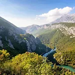 Beachfront Casa Ahoi With 2 Bedrooms, Heated Pool, Amazing Sea Views Omiš