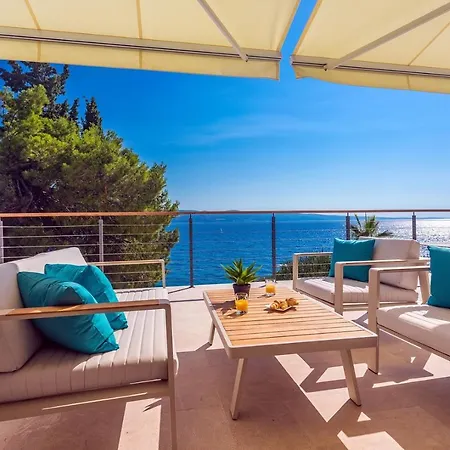 Vila Beachfront Casa Ahoi With 2 Bedrooms, Heated Pool, Amazing Sea Views