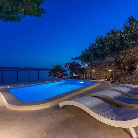 Vila Beachfront Casa Ahoi With 2 Bedrooms, Heated Pool, Amazing Sea Views