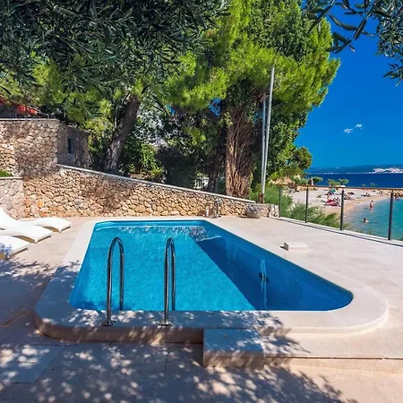 Beachfront Casa Ahoi With 2 Bedrooms, Heated Pool, Amazing Sea Views Omiš